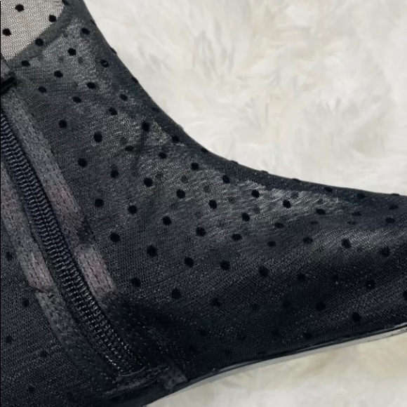 Woman’s Zara basics collection. Low heel. Gently used. Satin material on front. - Picture 2 of 6